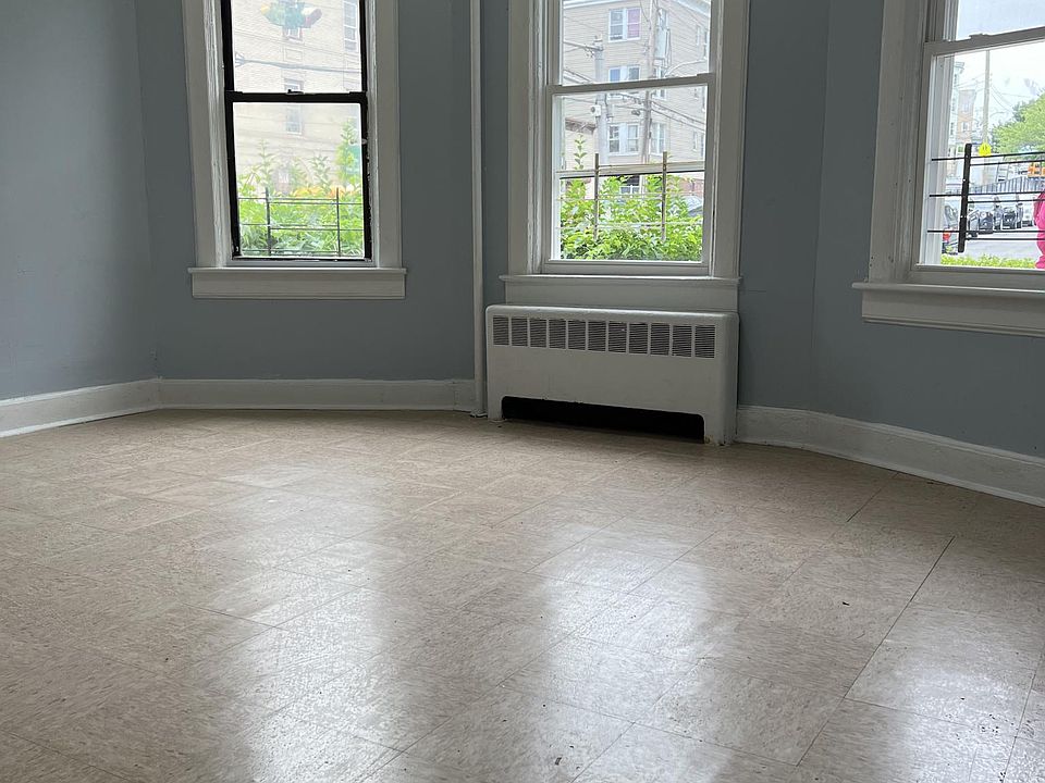 1st image of 59 Van Cortlandt Park Ave #1N