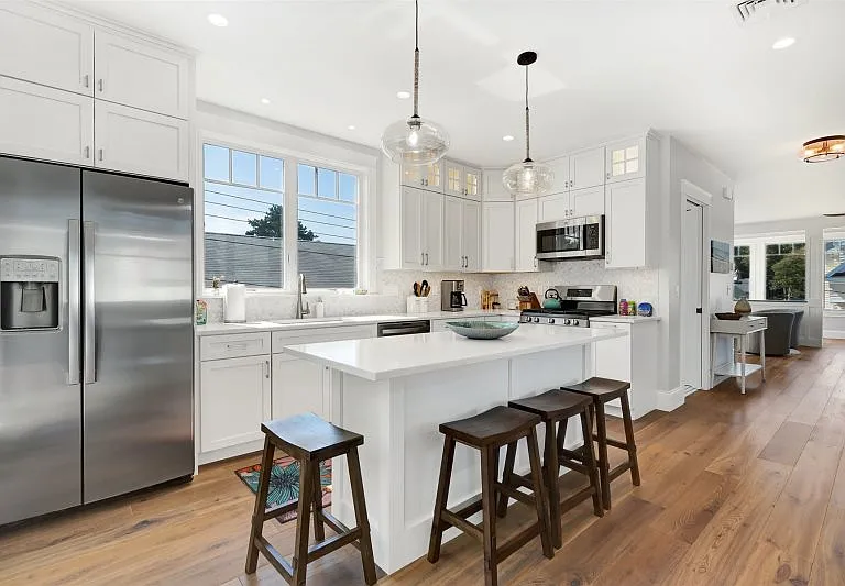 8 Avenue 2 — Photo 11