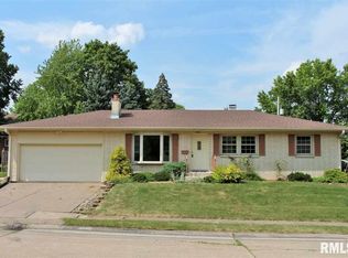 1316 Columbia Ct, Davenport, IA 52804