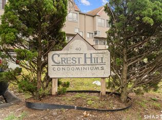 Crest Hill, West Haven, CT 06516