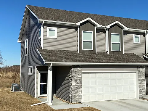 2866 NW Penny Ln Photo 1