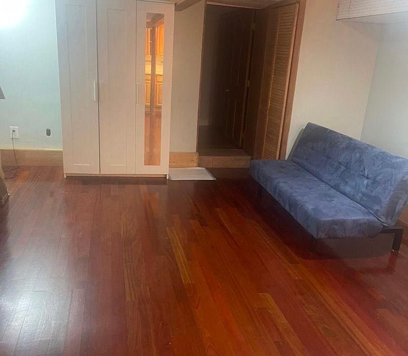 1st image of 27-15 Murray St #B