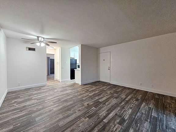 4th image of 660 S Mollison Ave S #819