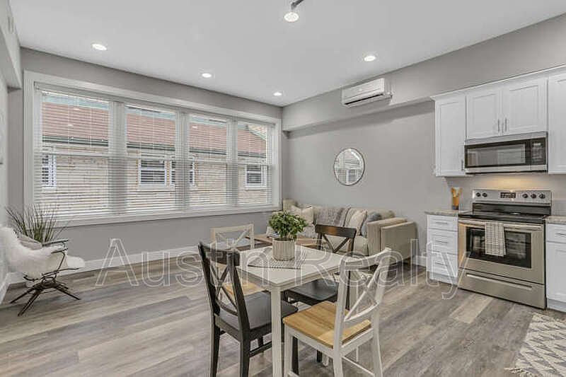 1st image of 5347 Nottingham Ave #19