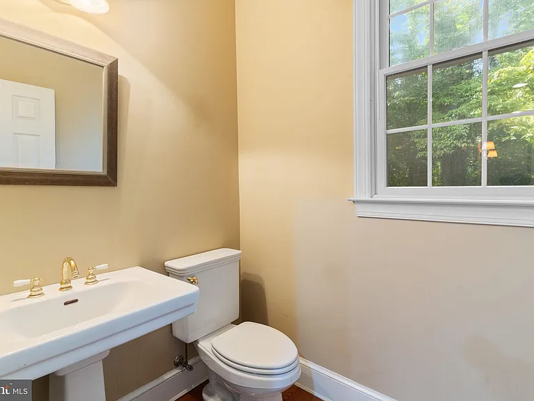 45105 Mill Creek Way — Photo 32