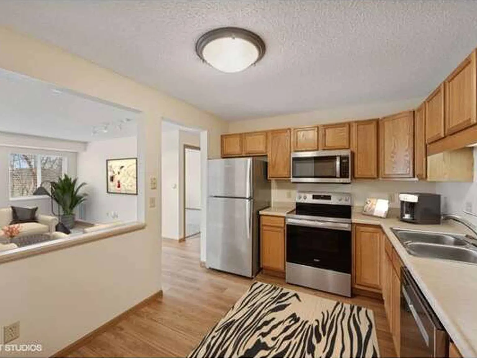Lakewood Place Apartments — Photo 1