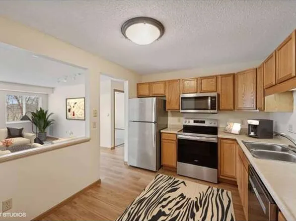 Lakewood Place Apartments