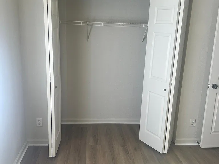 Sheraton House Apartments — Photo 11