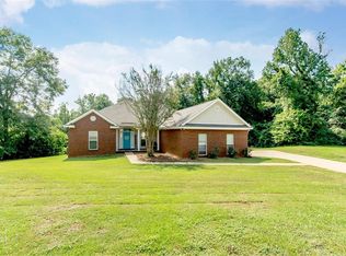 76 Rosedale Pl, Millbrook, AL 36054