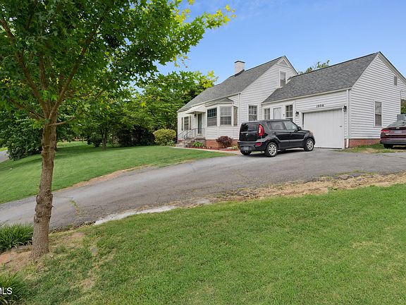 2nd image of 1006 Riverview Dr