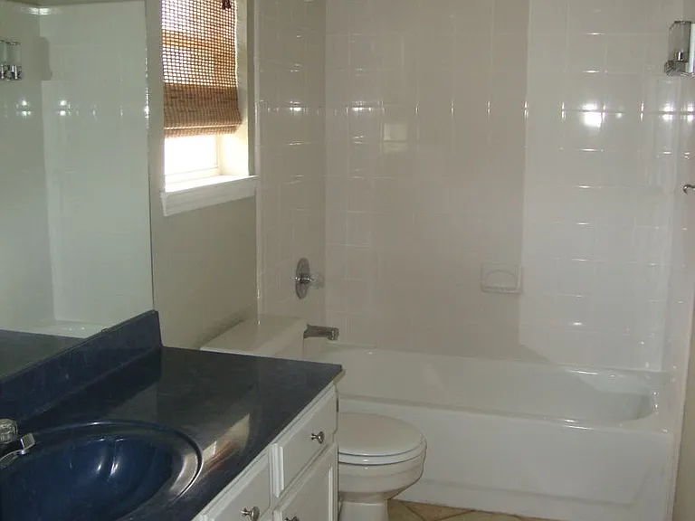 4208 Glennwood Dr — Photo 10