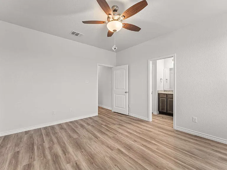 1110 Zora Dr #B — Photo 14