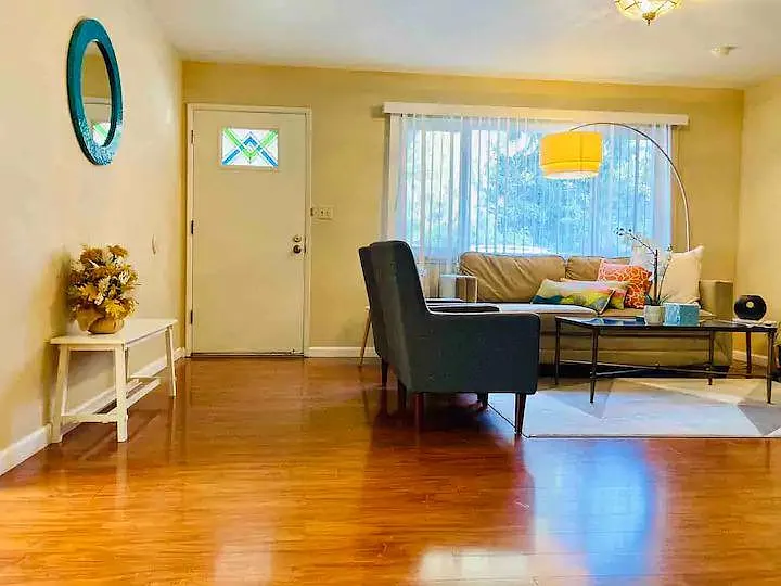 30 Sherland Ave #B — Photo 3