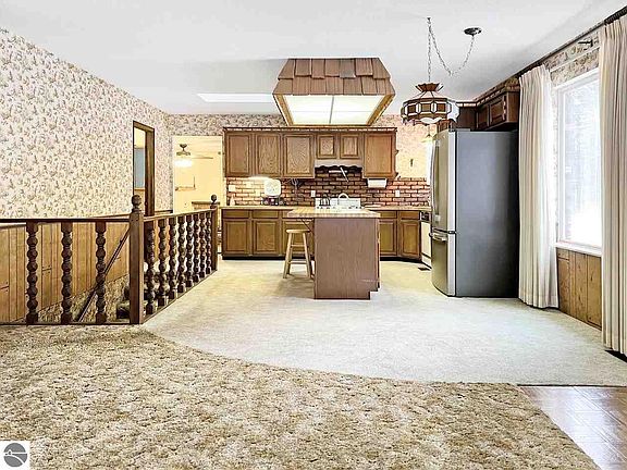 3rd image of 1102 Linda Ln