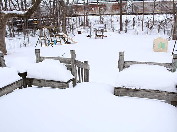 4th image of 605 Northwestern Ave