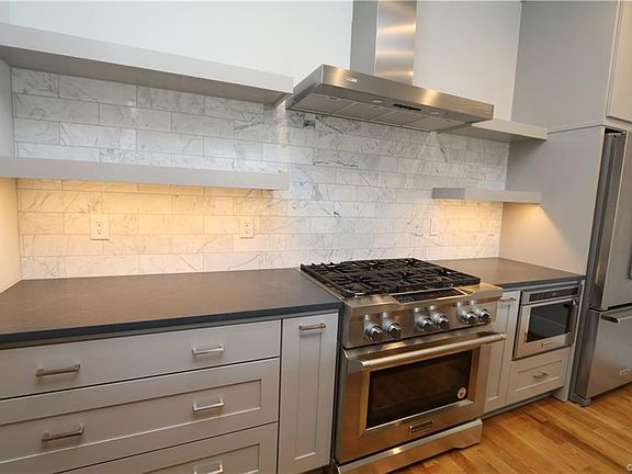 5th image of 712 N Colonial Ave