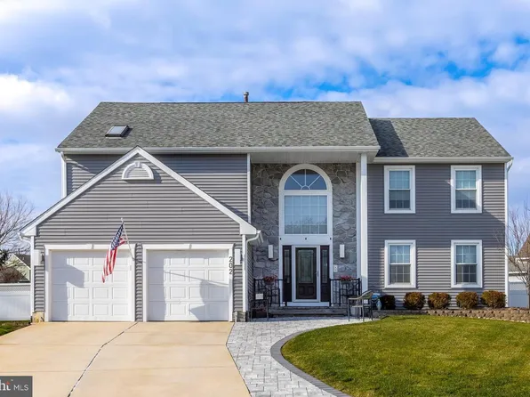 202 Juniper Cir, Glassboro, NJ 08028