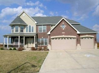 305 Amston Ct, Oswego, IL 60543