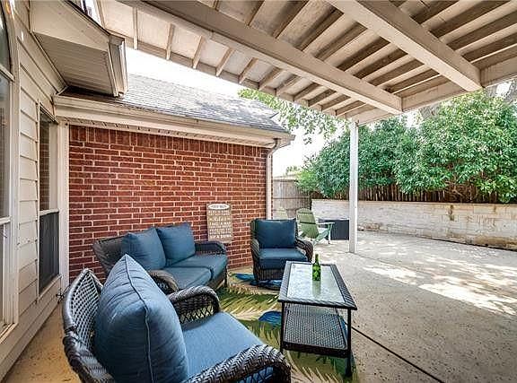 4th image of 2409 Creekhaven Dr