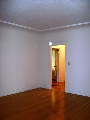 3rd image of 1556 36th St