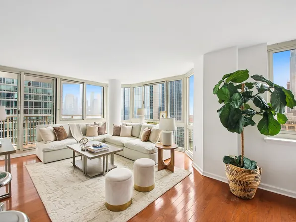 20 2nd Street image 2 of 43