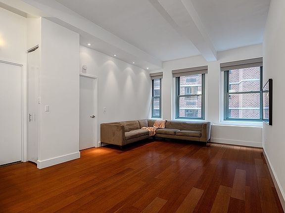 5th image of 80 John St APT 9B