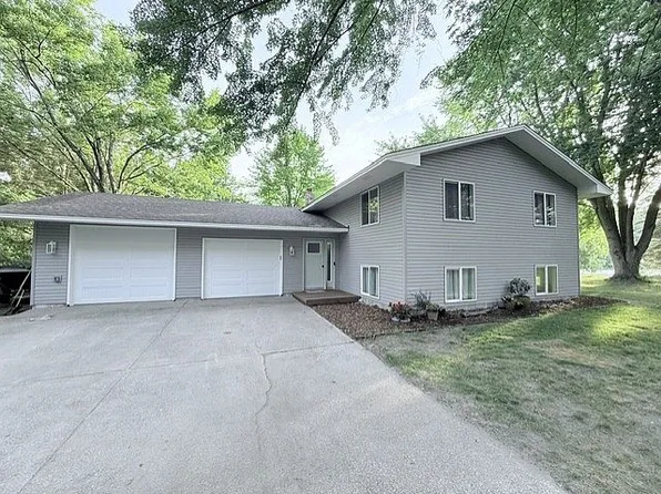 31874 Xylite St NE, Cambridge, MN 55008