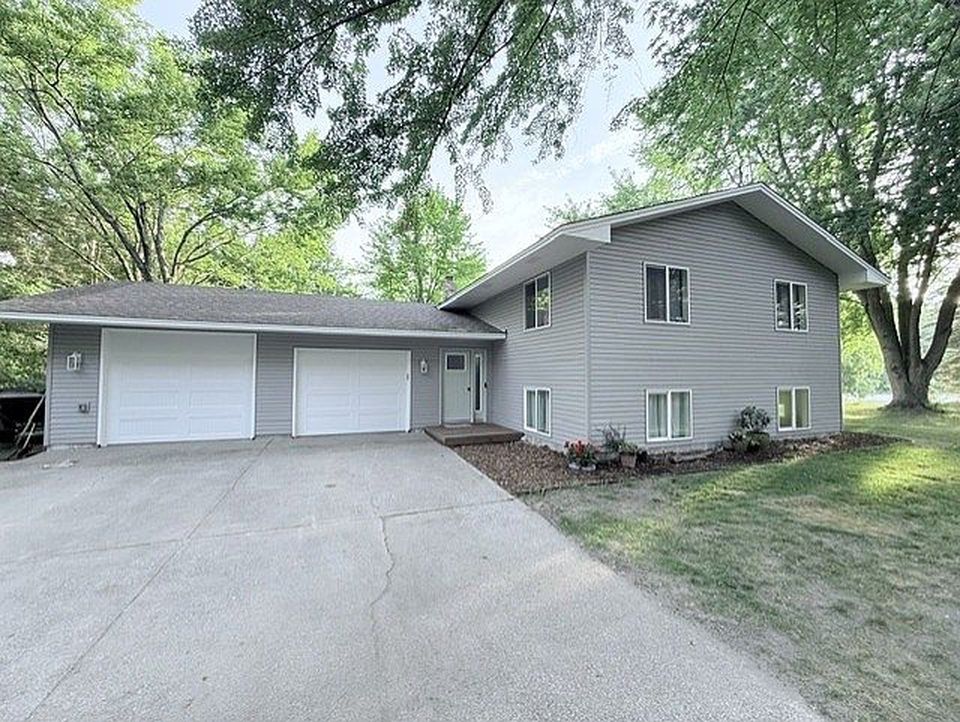 31874 Xylite St NE - Property Image