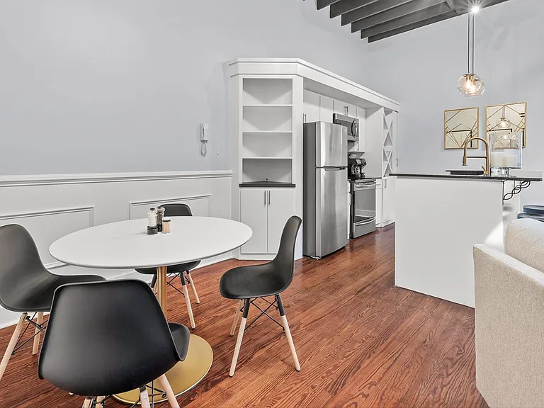 343 King St #C — Photo 8