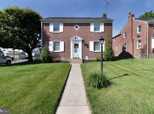 920 Rhawn St, Philadelphia, PA 19111