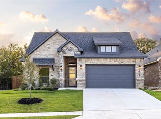 901 Boston Ln, River Oaks, TX 76114