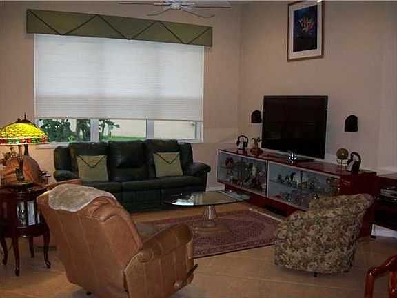 5th image of 7201 Catania Dr