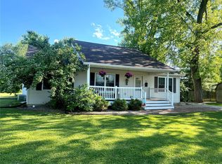 421 E Hoehn St, Carlinville, IL