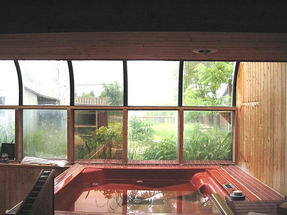 Hot tub Room