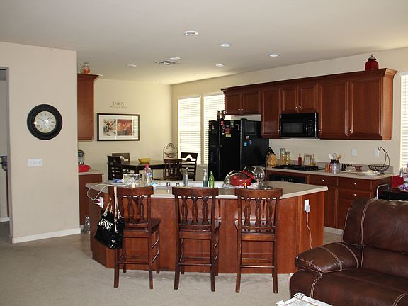 Kitchen Eating Bar/ Island