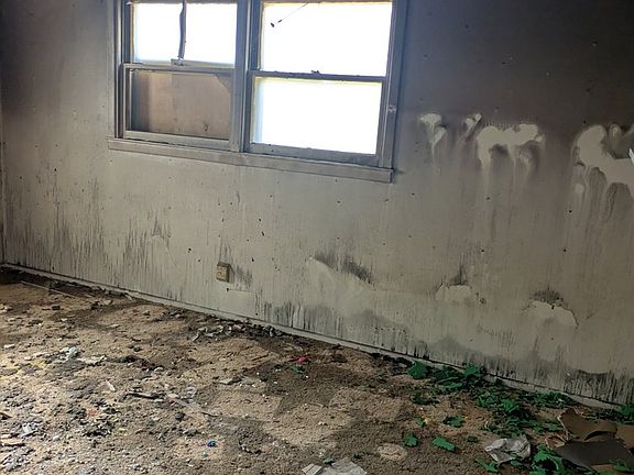 3rd image of 2770 Oxford Ave