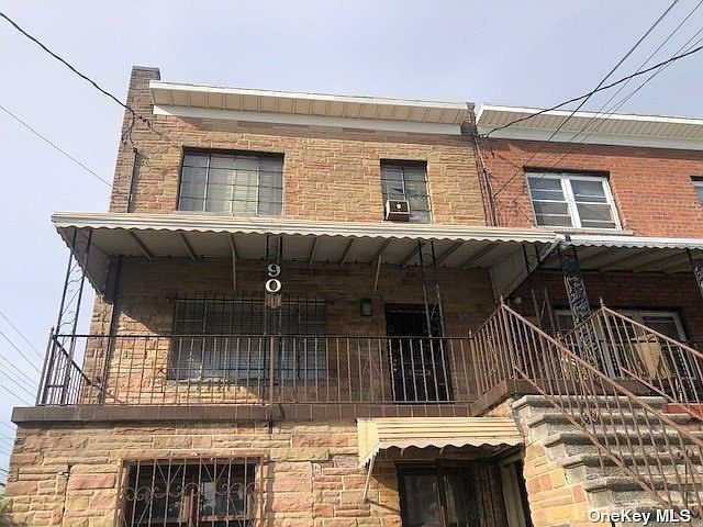 1st image of 901 E 220th St