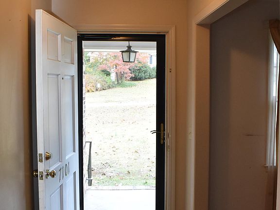 5th image of 7101 Fontana Dr #1
