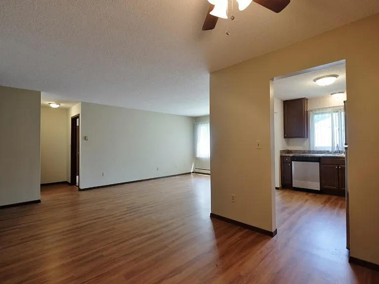 St. Clair Commons — Photo 11