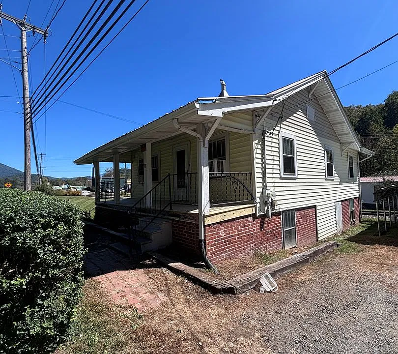 980 Chipper Curve Rd