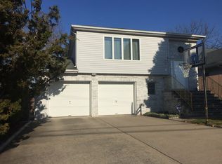 4 Homestead Rd, Elmwood Park, NJ 07407