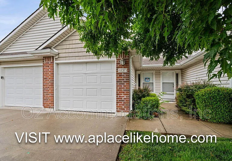805 SW Imperial Ln — Photo 3