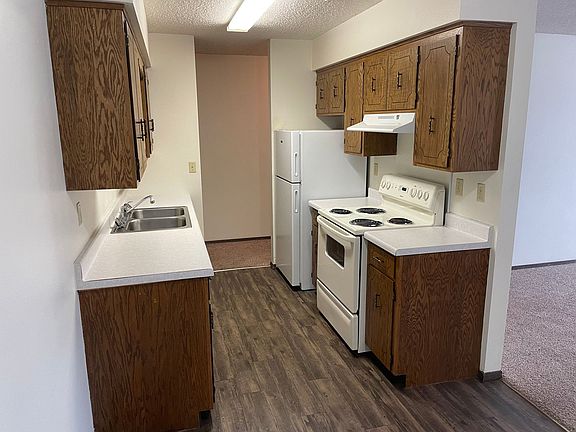 2nd image of 915 32nd Ave S #304