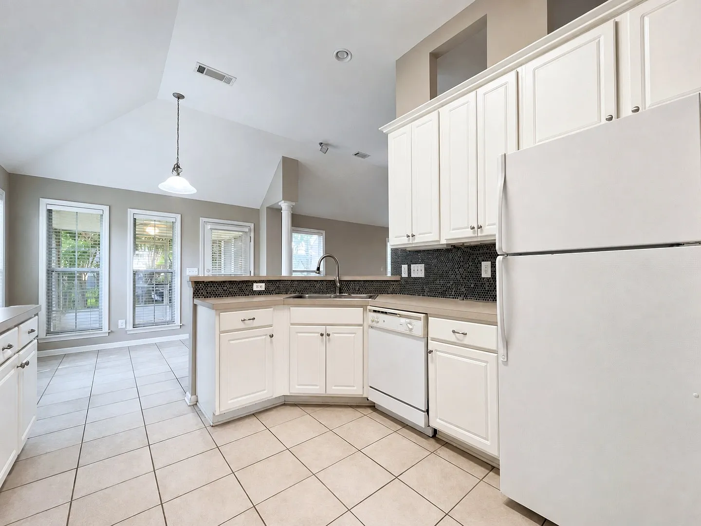 8032 Copperfield Dr — Photo 4