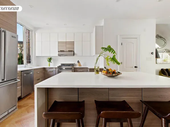 333 Gates Avenue image 4 of 22