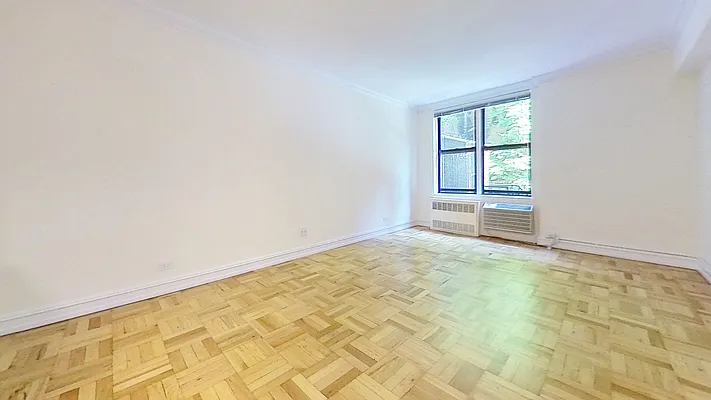 Rented by Bond New York | media 9