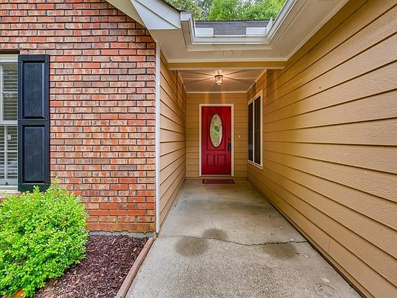 3rd image of 2265 Huntington Dr