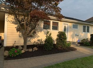 10 Nelson Ln, Syosset, NY 11791