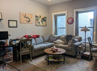 2935 N Clark St #2NR, Chicago, IL 60657