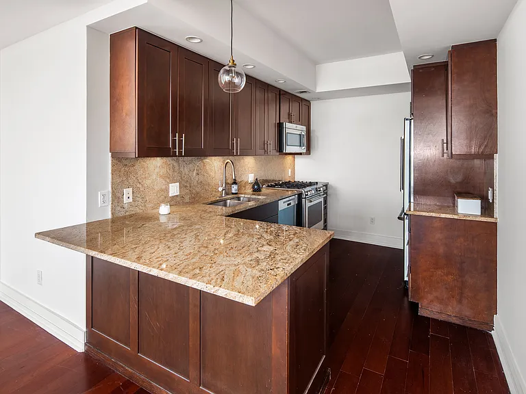 1 Broad St #27E — Photo 10